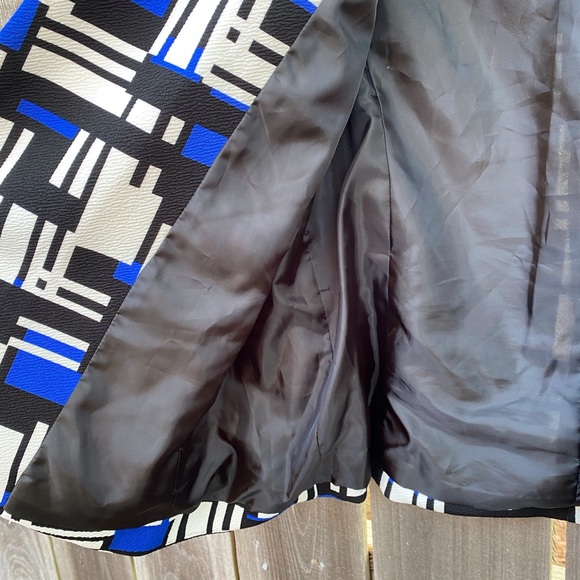 Black, Blue and White Crop Color Block Jacket - Picture 6 of 7